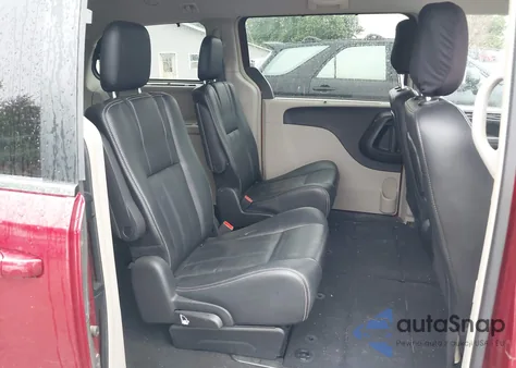 2015 Chrysler Town & Country Touring z USA, uszkodzony, nr VIN 2C4RC1BG8FR697950